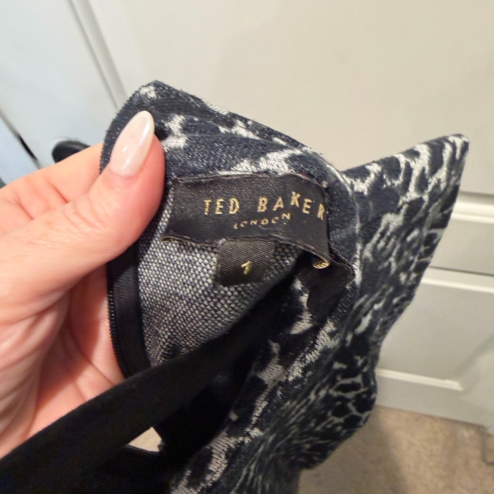 Ted Baker Black & White Animal Printed Long Sleeve Midi Dress - Picture 5 of 5